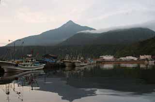 Foto, materieel, vrij, landschap, schilderstuk, bevoorraden foto,Mt. Rishiri-fuji en zijne weerspiegeling, Wateroppervlak, Berg, Lucht, Oshidomari Aanvoerhaven