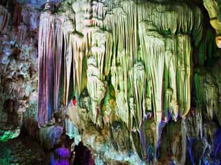 photo,material,free,landscape,picture,stock photo,Creative Commons,Halong Bay Tien Kung cave, , , , 