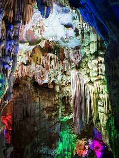 photo,material,free,landscape,picture,stock photo,Creative Commons,Halong Bay Tien Kung cave, , , , 