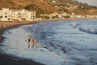 Foto, materiell, befreit, Landschaft, Bild, hat Foto auf Lager,Strandurlaubsort an Abend, sandiger Strand, Welle, Lastkahn, Strand