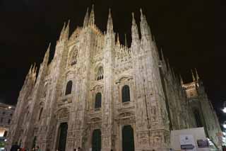 photo,material,free,landscape,picture,stock photo,Creative Commons,A view of the Duomo of Milan, , , , 