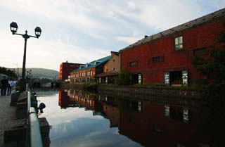 foto,tela,gratis,paisaje,fotografa,idea,Paisaje de tarde de canal de Otaru, Canal, Farola, La superficie del agua, Depsito de ladrillo