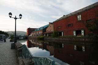 foto,tela,gratis,paisaje,fotografa,idea,Paisaje de tarde de canal de Otaru, Canal, Farola, La superficie del agua, Depsito de ladrillo