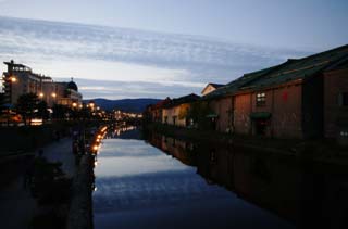 Foto, materieel, vrij, landschap, schilderstuk, bevoorraden foto,Otaru canal avond landschap, Kanaal, Straatlantaarn, De oppervlakte van het water, Baksteen magazijn