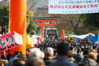 ,,, ,,,  Taisha Fushimi-Inari  .,      , torii., Inari., .