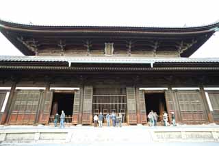 fotografia, material, livra, ajardine, imagine, proveja fotografia,O Templo de Tofuku-ji corredor principal de um templo budista, Chaitya, gabled e telhado de hipped, alpendre, imagem de dolo principal de Buda com os dois santos budistas dele em cada imagem de lados