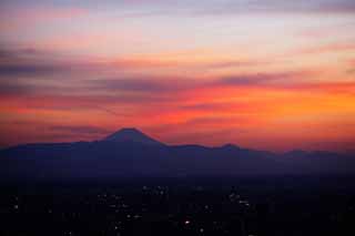 photo,material,free,landscape,picture,stock photo,Creative Commons,Mt. Fuji of the dusk, Mt. Fuji, building, light line, mountain